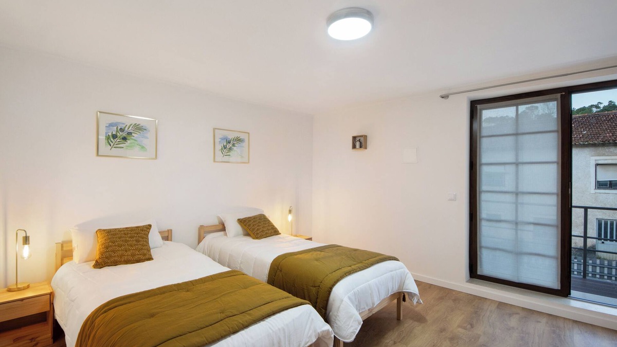 Coimbra Apartment | Room 'Quarto 3 Piso Superior - Quinta Df' with Mountain View, Wi-Fi and Air Conditioning