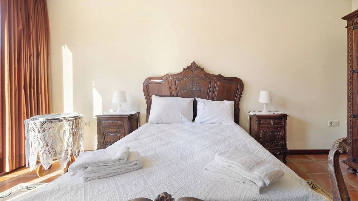 Amares Apartment | Room 'Quarto 6 - Quinta Da Ataíde' with Mountain View, Wi-Fi and Air Conditioning