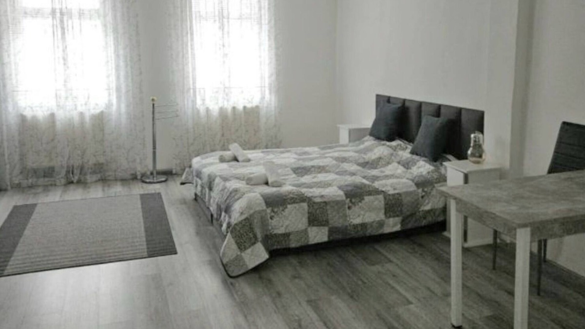 Bahnhofsvorstadt Hotel | Room rental Freiberg center