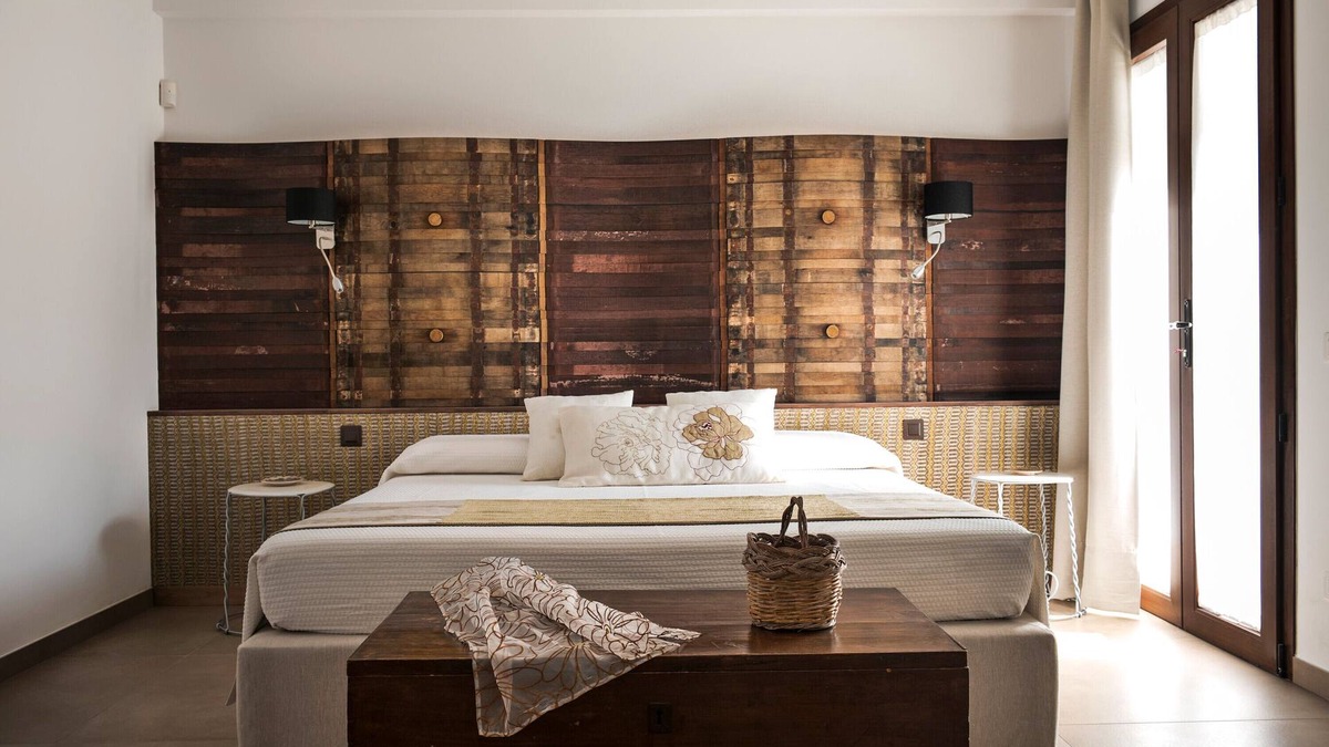 Ispica Apartment | Room 'Riofavara Winery - Suite Barrique' with Private Terrace, Wi-Fi and Air Conditioning