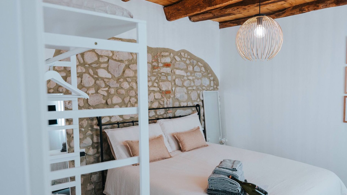 Cison di Valmarino Apartment | Room 'Rustic Charm' with Wi-Fi