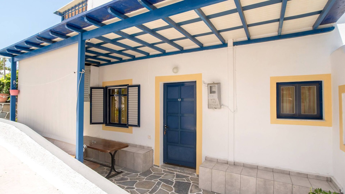 Logaras Apartment | Room 'Studio 10' with Mountain View, Wi-Fi and Air Conditioning