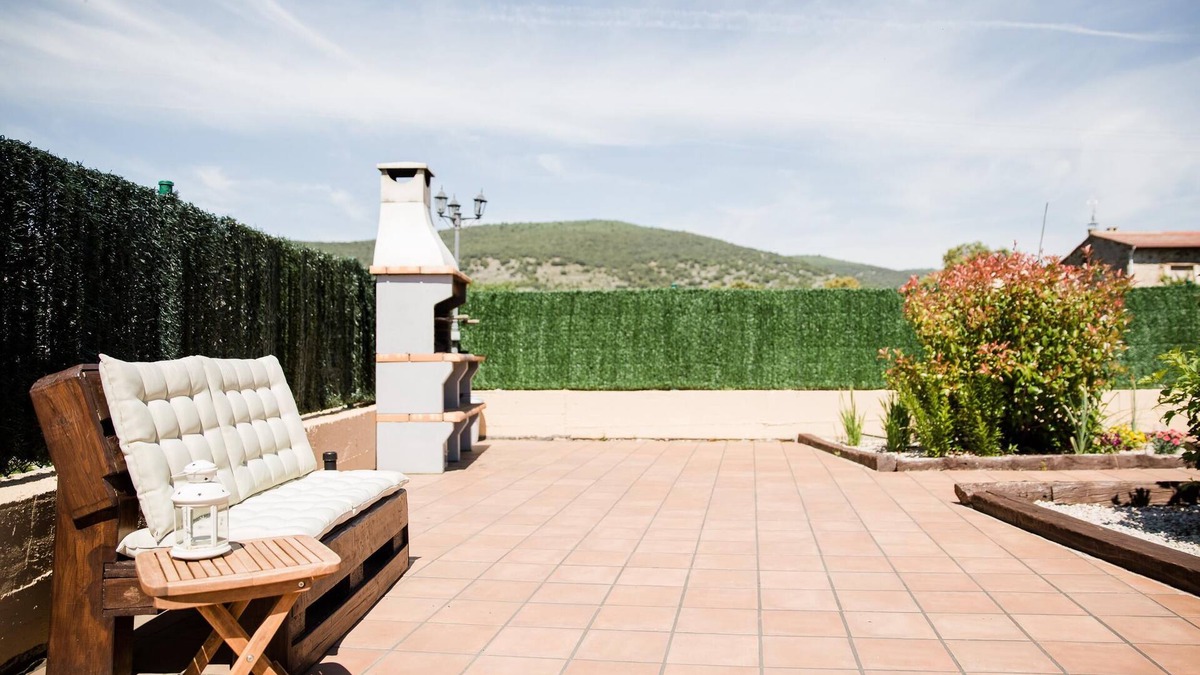 Santervas de la Sierra House | Room 'Suite Deluxe' with Mountain View, Private Garden and Wi-Fi