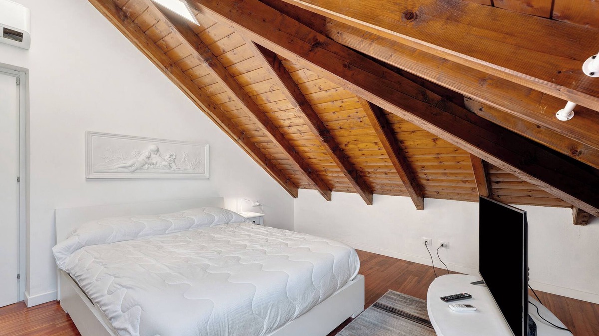 Gravellona Toce Apartment | Room 'Superior' with Shared Pool, Wi-Fi and Air Conditioning
