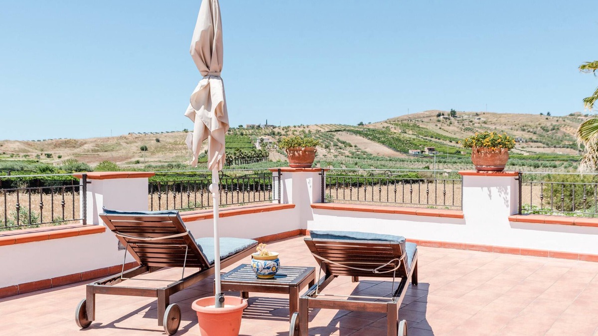 Montallegro Apartment | Room 'Terrazza' with Mountain View, Wi-Fi and Air Conditioning