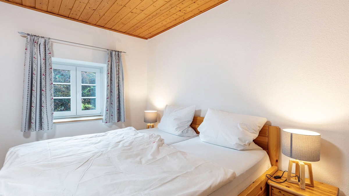 Tegernau Apartment | Room 'Trio' with Mountain View, Shared Terrace and Wi-Fi