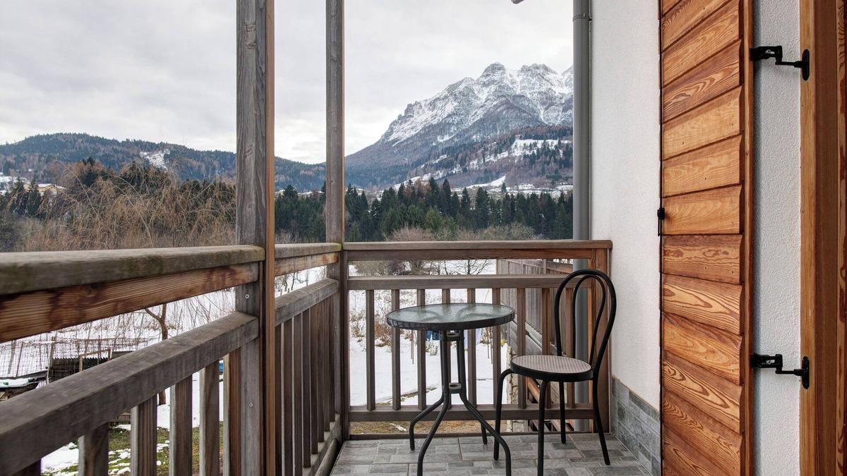 Bosentino Apartment | Room 'Viola' with Mountain View, Shared Terrace and Wi-Fi