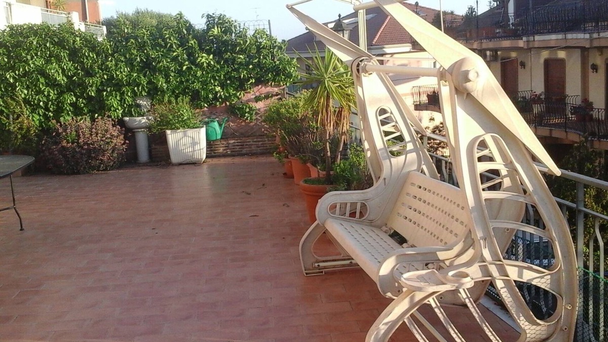 Gravina di Catania House | Room with two single beds in elegant apartment terraced two