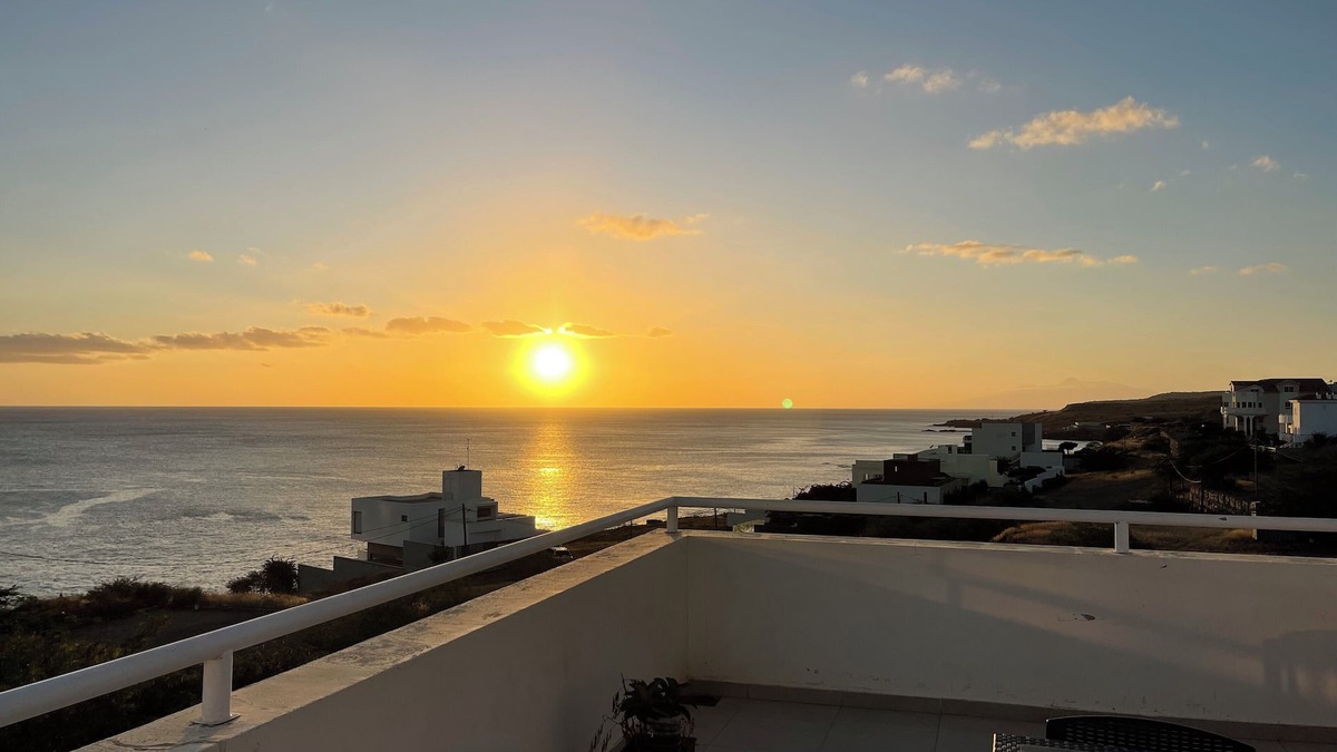 Praia Bed & Breakfast | room with a host by the sea nA haven of peace for sleeping or working – wifi