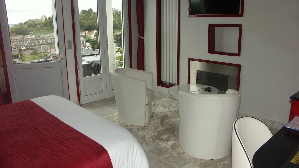 Le Treport Bed & Breakfast | Room with double balneo duo, terrace sea view, Le Tréport, Mers les bains