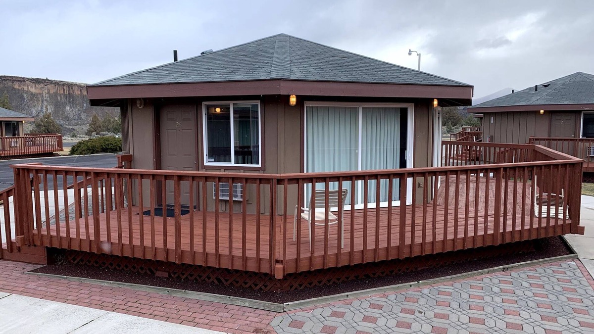 Crooked River Ranch Hotel | Room with TWO Double-sized Beds, Pets OK with Additional Fee