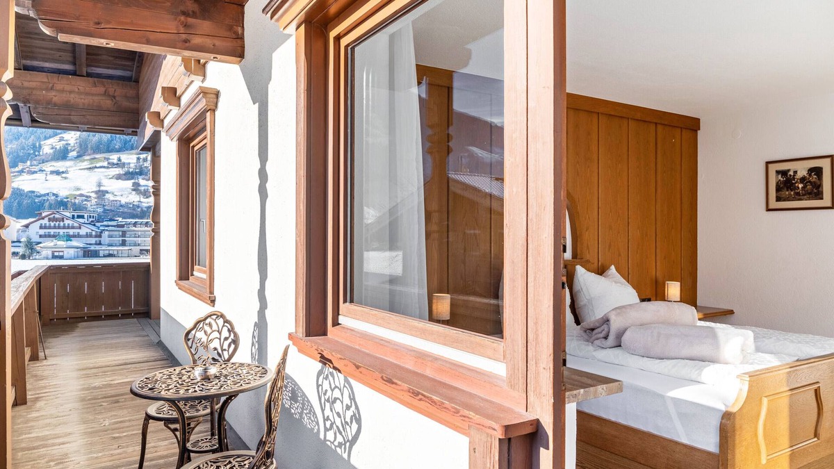Zell am Ziller House | Room 'Zimmer 3' with Mountain View and Balcony