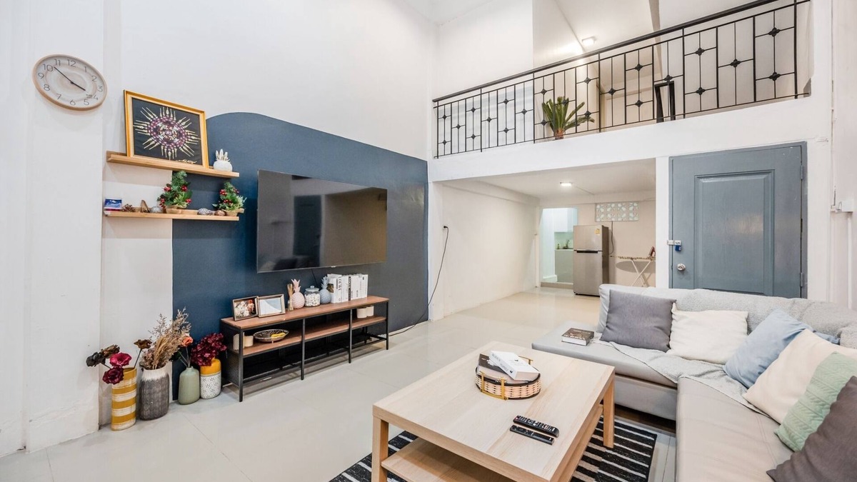 Phra Khanong House | Roombix CityHouse -CozyHouse Near Bts for 12 ppl - RB4