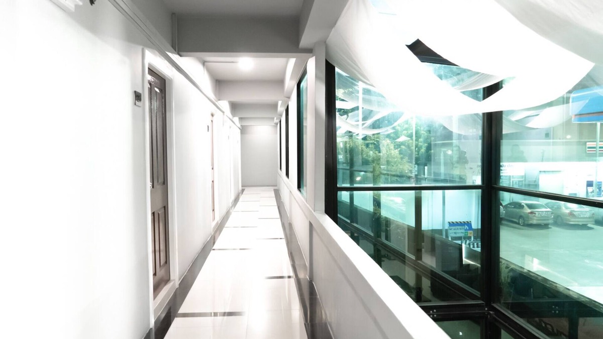 Don Muang Hotel | RoomQuest Bangkok Don Mueang Airport 1