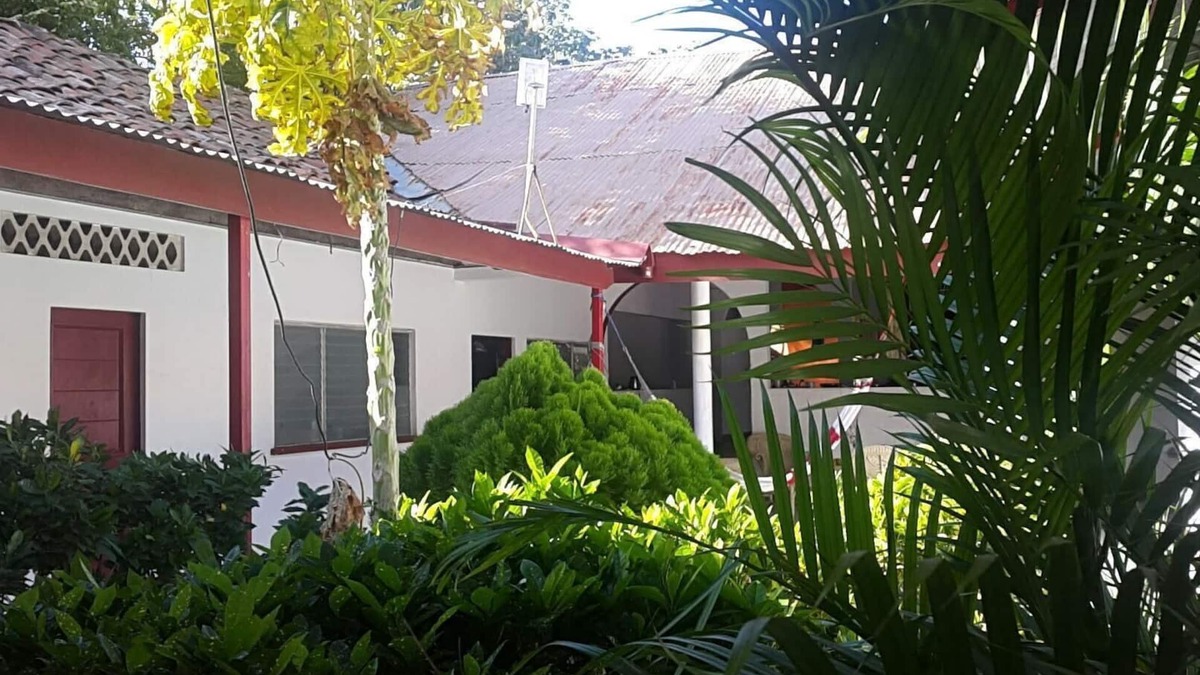 Leon House | Rooms by the cathedral available $12/person Free breakfast