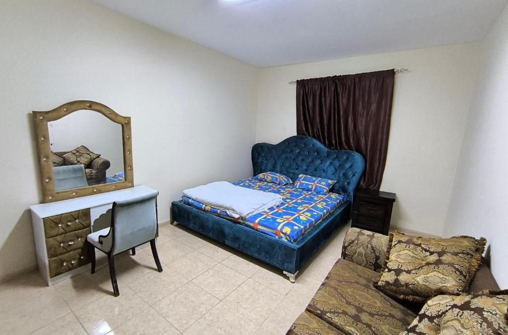 Al Qasimia House | Rooms opposite mega mall in telephone shops roundabout flat no 203