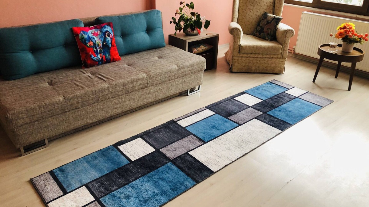 Kartal Apartment | Rooms To Go in A Dance Studio