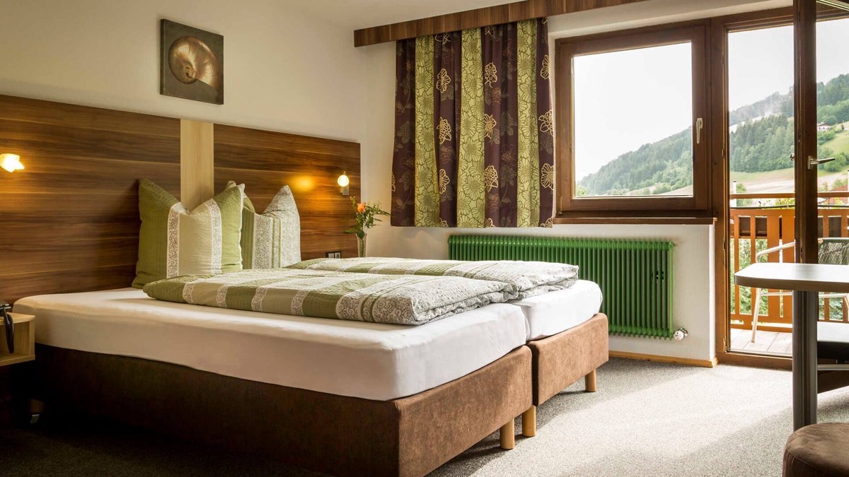 Tulfes Apartment | ROOMS with breakfast buffet - B & B Appartements GLUNGEZER in Tulfes near INNSBRUCK