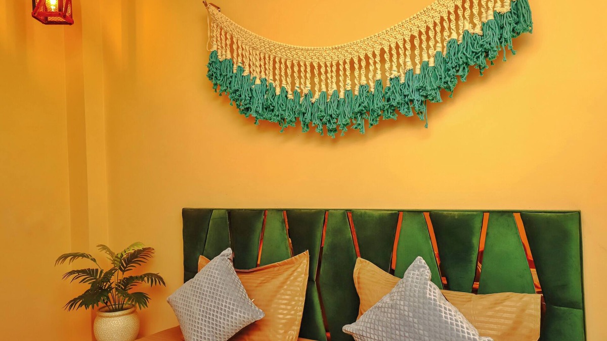 Sainik Farm Hotel | Roomshala 081 Manya Residency