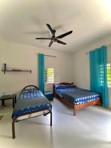 Batu Buruk House | roomstay batu buruk