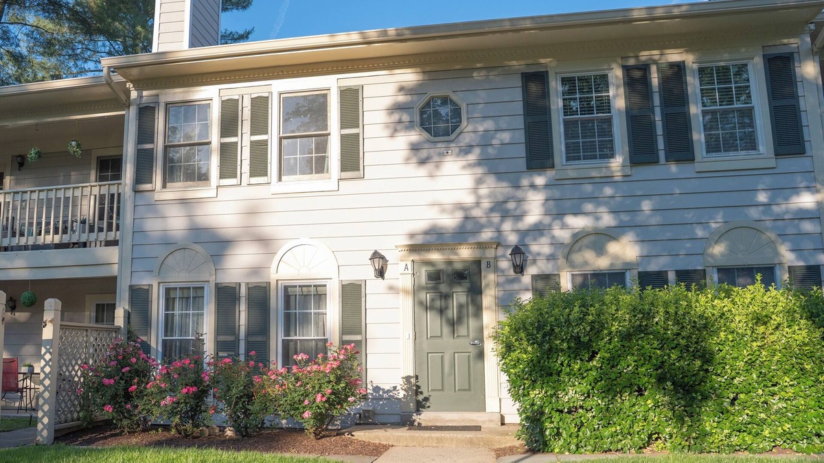 Germantown Condo | Roomy 2BR/2BA + Loft & Balcony in Germantown