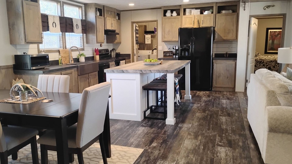 Attalla Other | Roomy 3-bedroom horse ranchette with hiking/biking trails. Noccalula & Gadsden