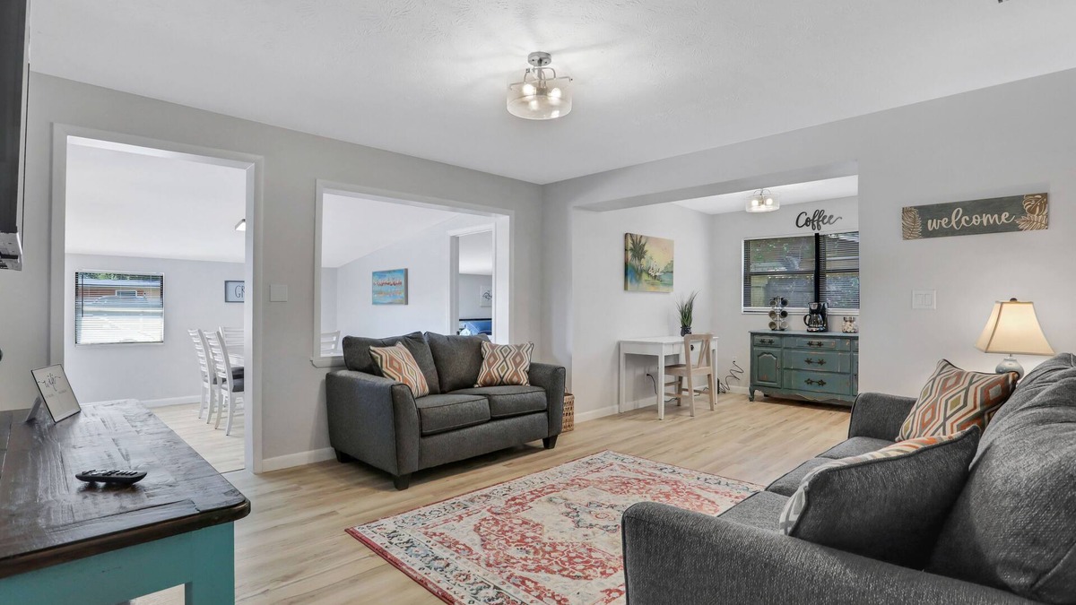 Orange Park House | Roomy 5/2 in Orange Park