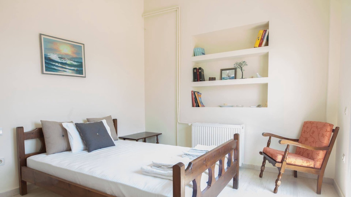 Agia Varvara Apartment | Roomy Modern Apartment Featuring Scenic Views in Agia Varvara