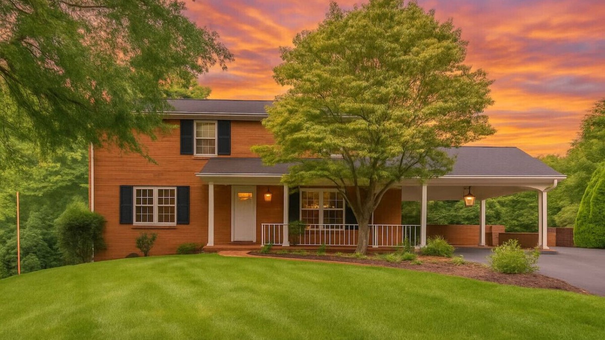 Martinsville House | Roomy Retreat: Martinsville Speedway, Casino, Golf