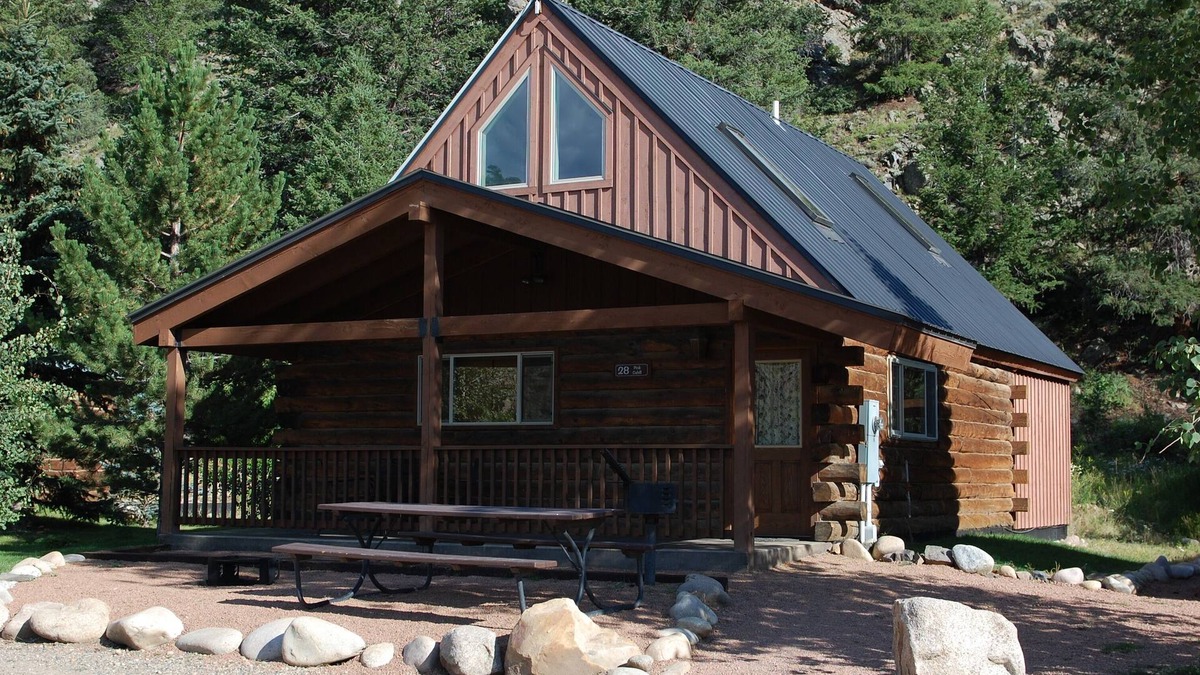 Almont Cabin | Roomy Taylor Canyon Cabin With Private Fishing Access