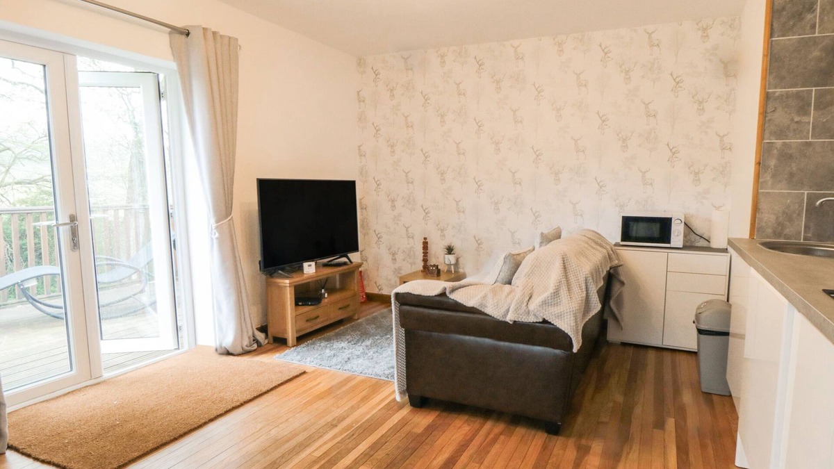 Danby Cottage | ROOSTER COTTAGE, romantic, country holiday cottage in Castleton