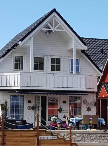 Austevoll House | Rorbu i Austevoll med 3 soverom og mulighet for båtleie