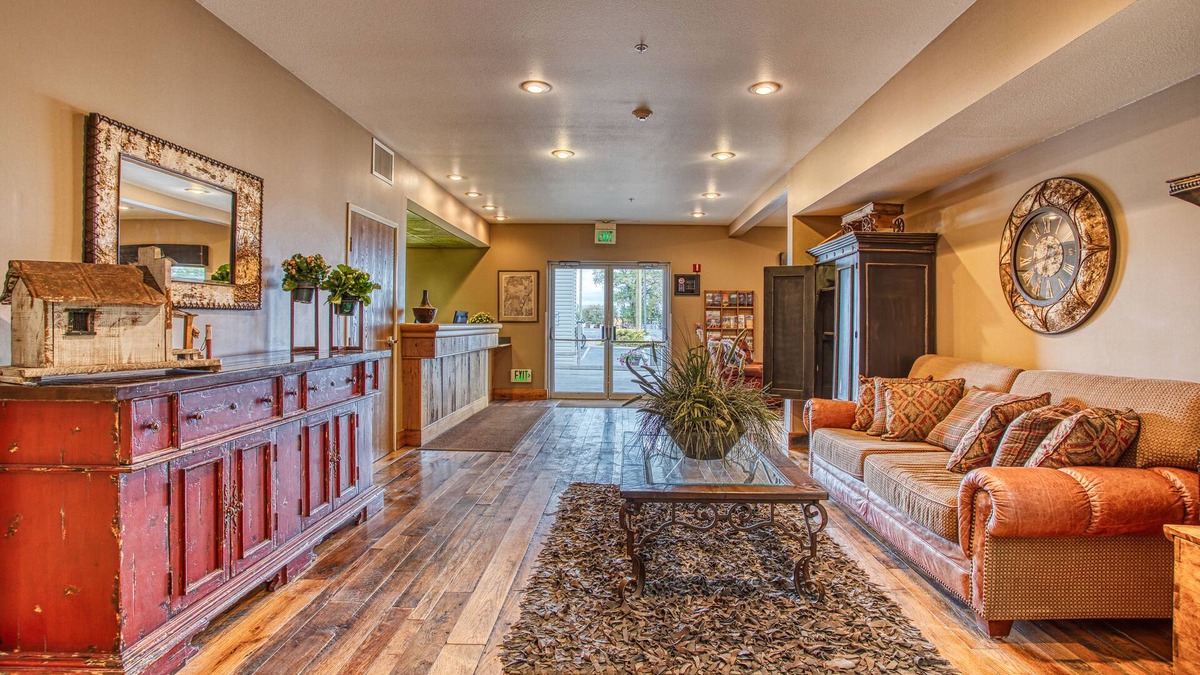 Hines Hotel | Rory & Ryan Inn