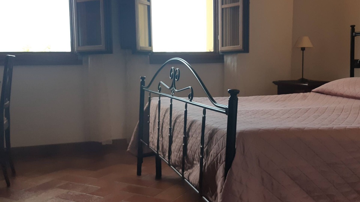 Latignano Apartment | ROSA apartment, up to 4 people NO KIDS LOCATION