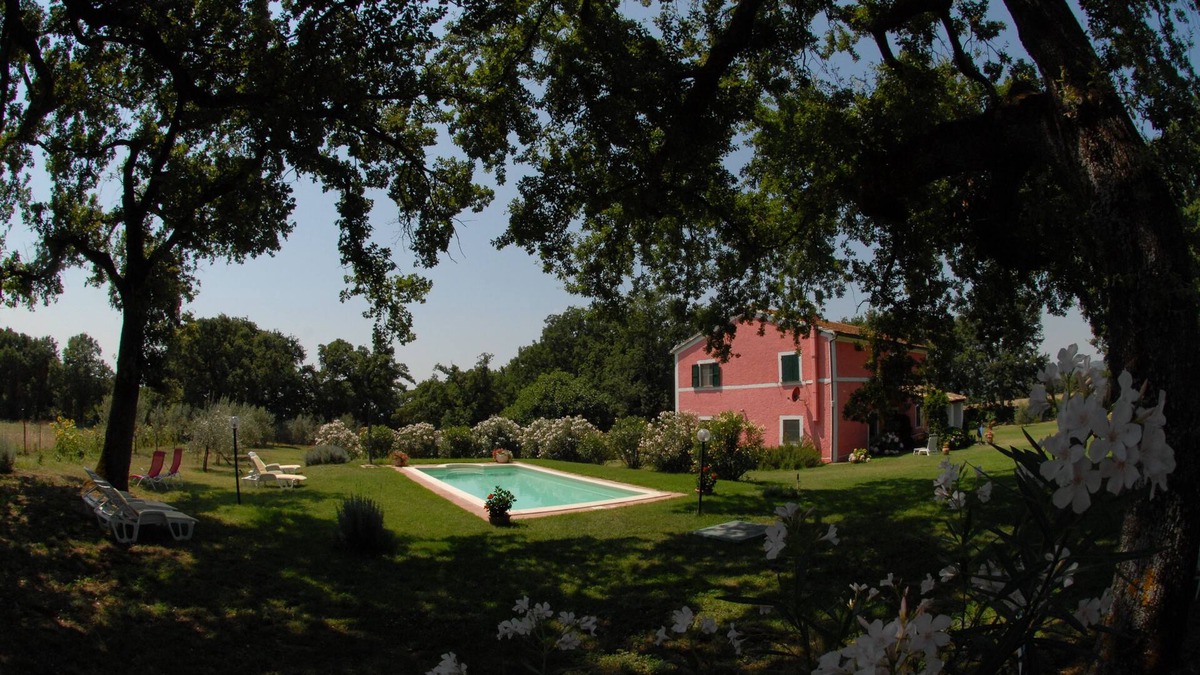 San Lorenzo Nuovo Apartment | Rosa: apartment in farmhouse