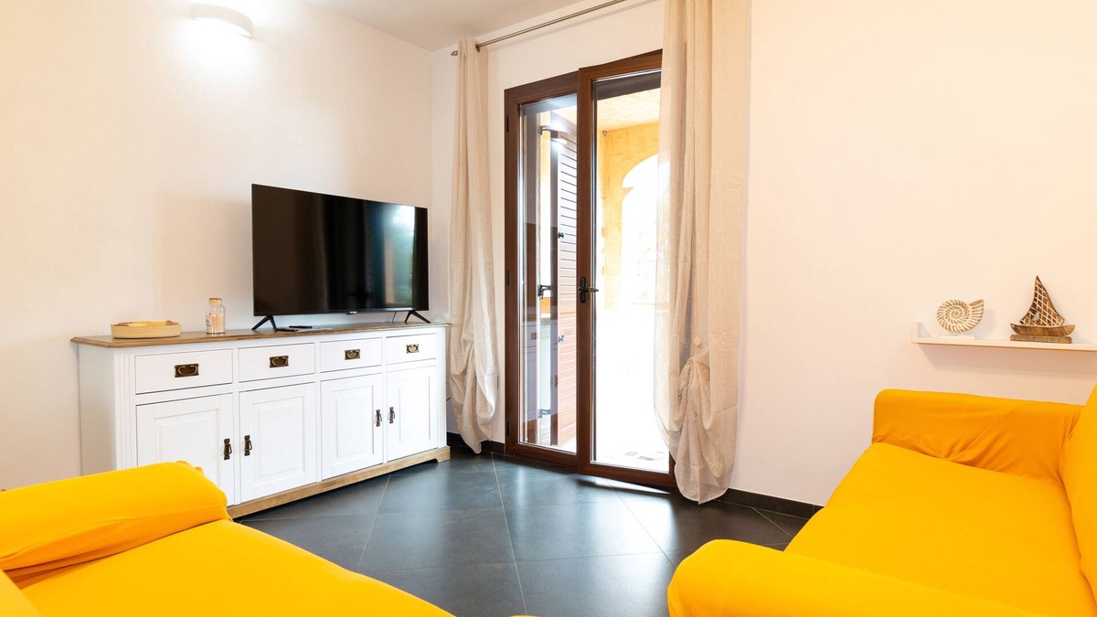 Oristano Apartment | Rosa's House - Two Bedroom Apartment, Sleeps 5