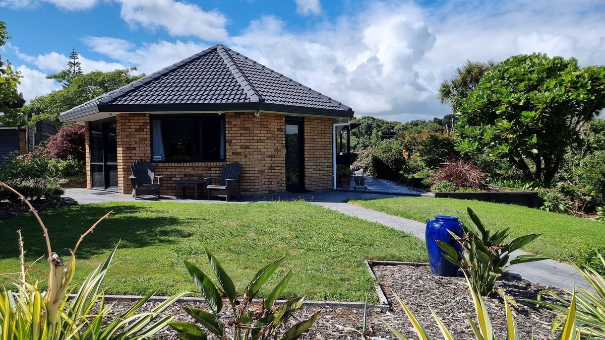 Bell Block House | Rosandra Retreat 1. Cosy, relax enjoy, family friendly.