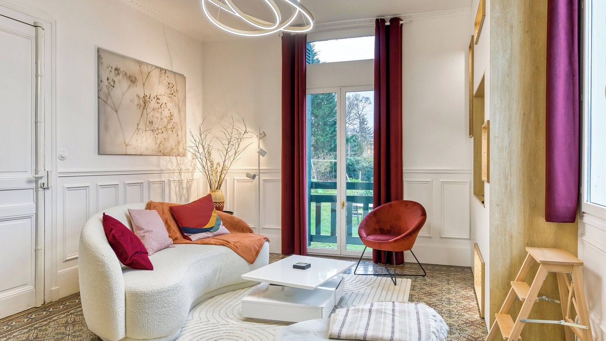 Grand-Couronne Apartment | Rose écrin de charme avec parking terrasse privée et jardin partagé