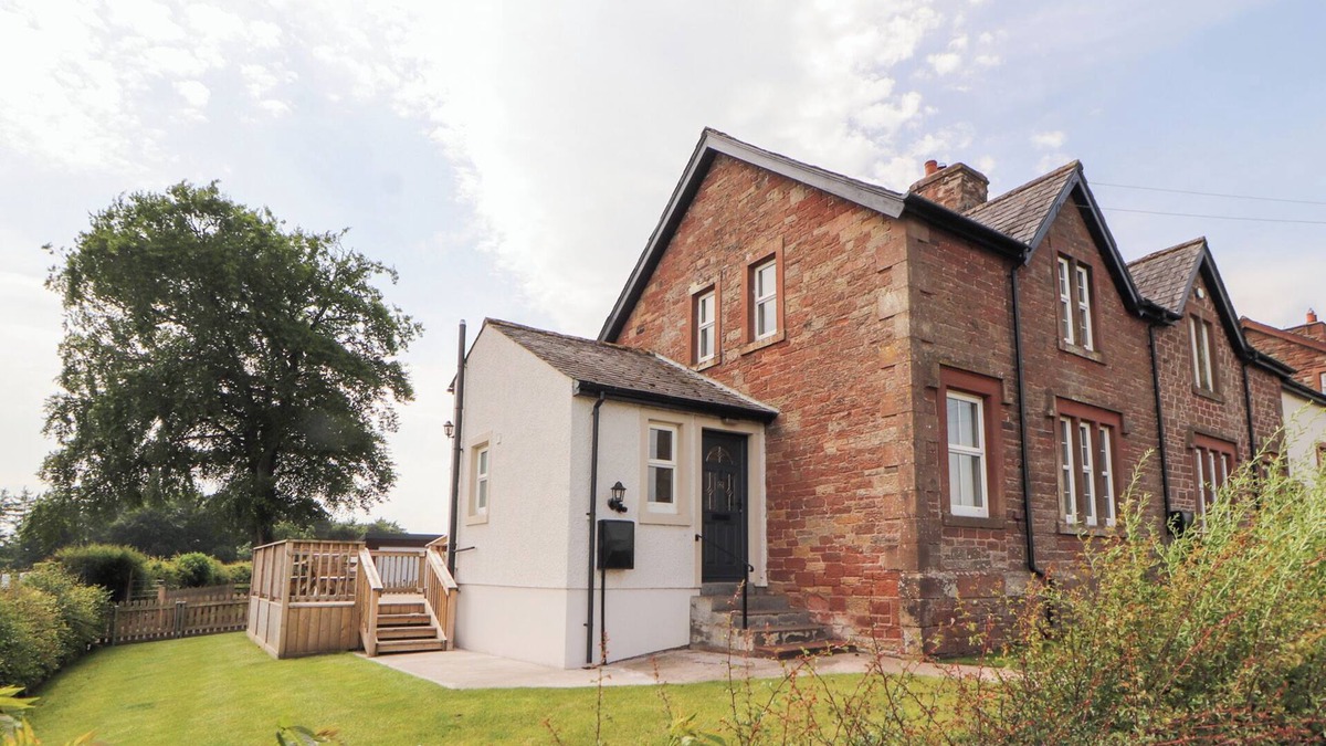 Welton House | ROSE BANK COTTAGE, family friendly, with open fire in Dalston