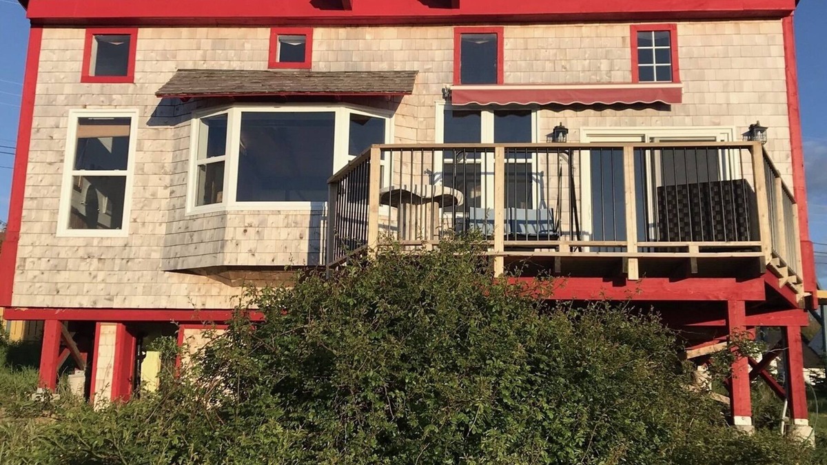 Annapolis County Cabin | Rose Cabin @ MareGold Centre with expansive views of the Bay of Fundy