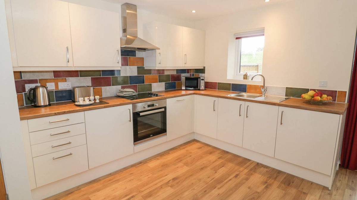 Ardens Grafton Cottage | ROSE COTTAGE, family friendly, with a garden in Welford-On-Avon