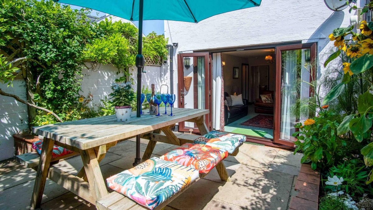 Bishopston Cottage | Rose Cottage - 3 Bedroom - Murton Mumbles
