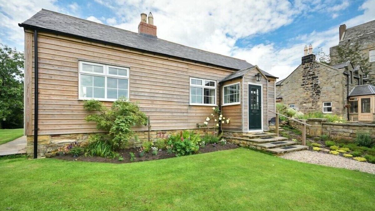 Elsdon Cottage | ROSE COTTAGE (ELSDON), pet friendly, with open fire in Elsdon