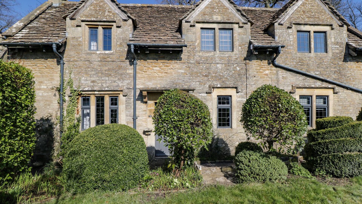 Corsham Cottage | ROSE COTTAGE, family friendly, character holiday cottage in Corsham