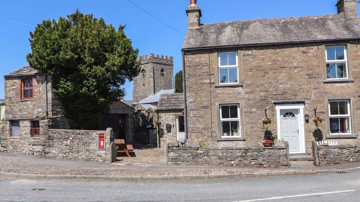 Horton in Ribblesdale House | ROSE COTTAGE, family friendly, with a garden in Settle