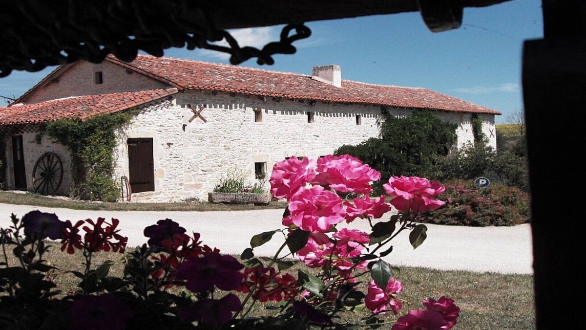 Mauprevoir Cottage | Rose Cottage - La Logerie - Mauprevoir