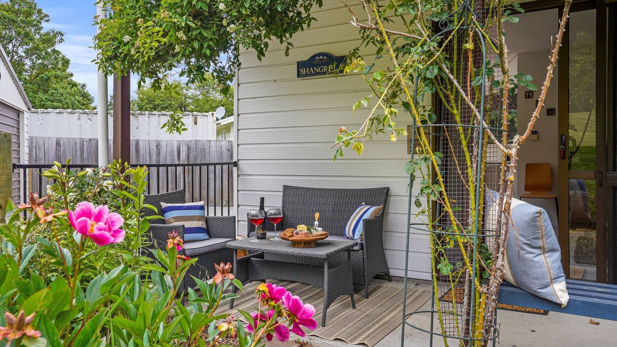 Lake Coleridge House | Rose Cottage - Lake Coleridge Holiday Home