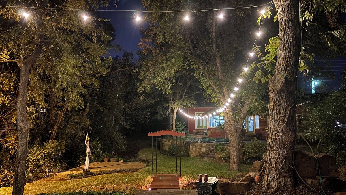 Glen Rose House | Rose Cottage on the River. Steps from Glen Rose Square and in the Paluxy