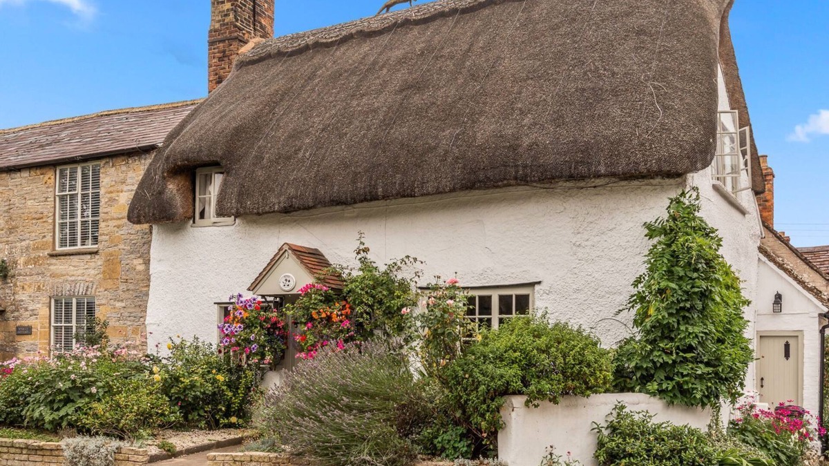 Bretforton Cottage | Rose Cottage - sleeps 5 guests in 3 bedrooms