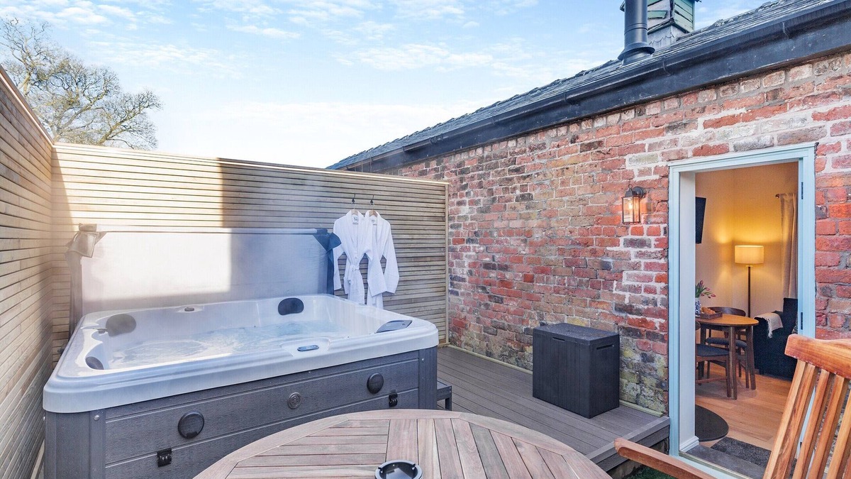 Northwich Cottage | Rose Cottage - UK45497